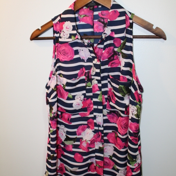 Guess LA Women's Sleeveless Blouse -Sold :) - Picture 2 of 7